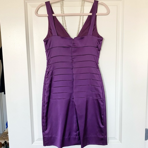 Xscape Satin Deep V cocktail purple Dress Size 4 - Picture 2 of 7